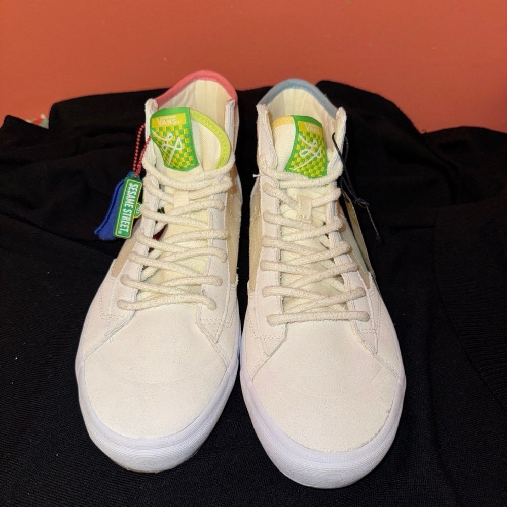 Vans - Picture 4 of 6